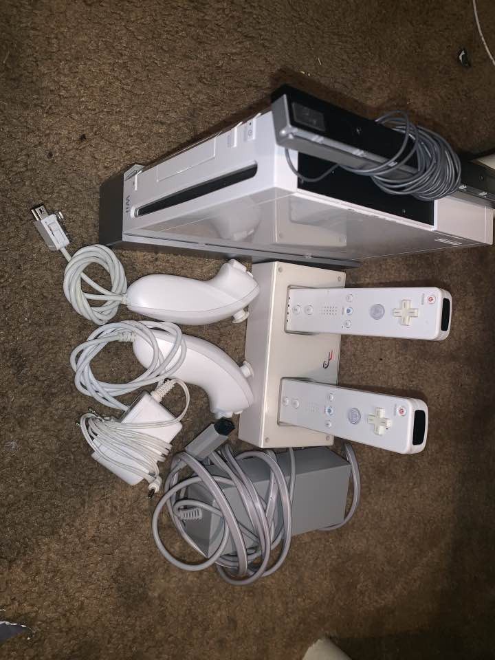 Nintendo Wii RVL-001 (USA) White Video Game System/Console
