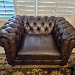100% Leather Chair 