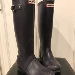 Hunter Tall boots dark plum sz 6