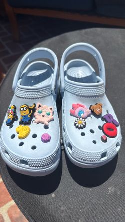 Women’s size 5 Crocs