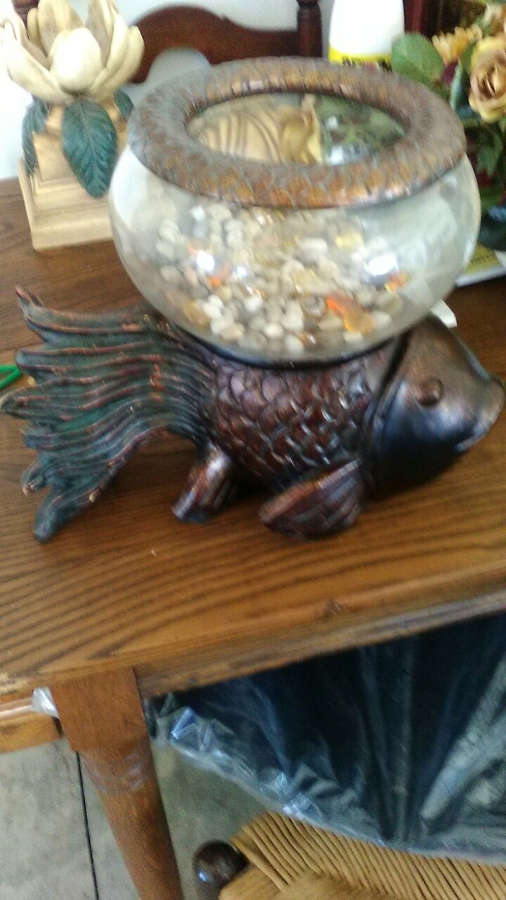 Kirkland's Fish.....fish bowl