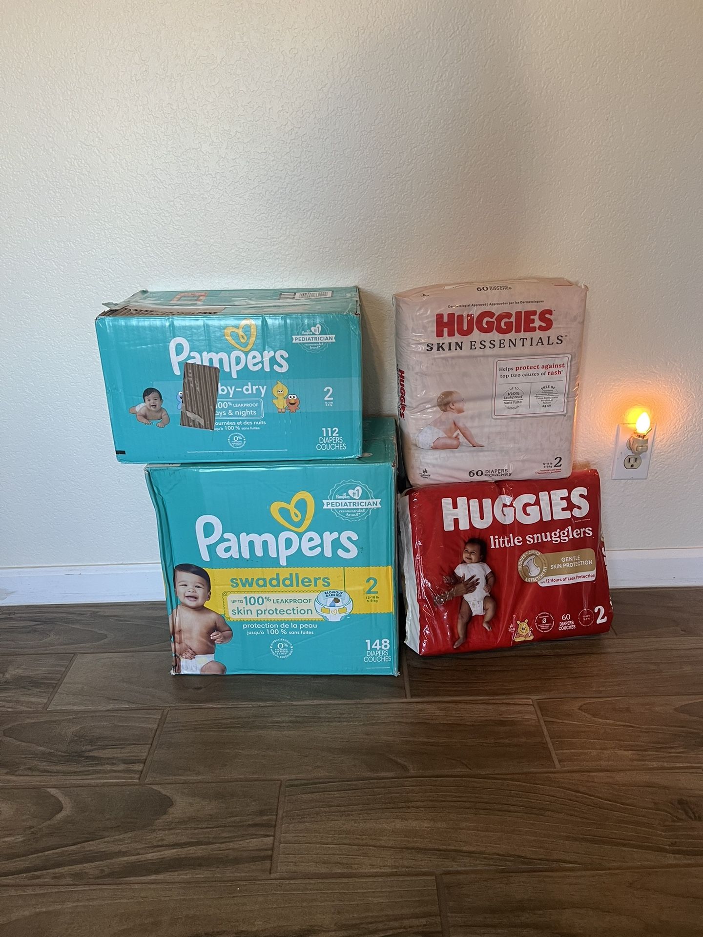 Diapers size NB and 2