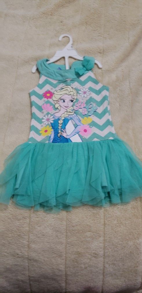 Pretty Elsa Dress For Girls Size 4!