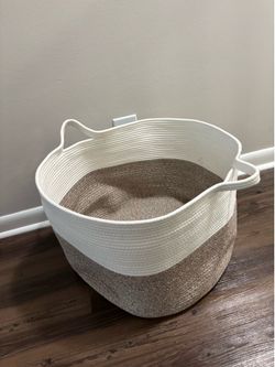 Large Woven Storage Basket / Laundry Basket – Neutral Beige & White