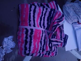 Girls shirt and sweatshirt