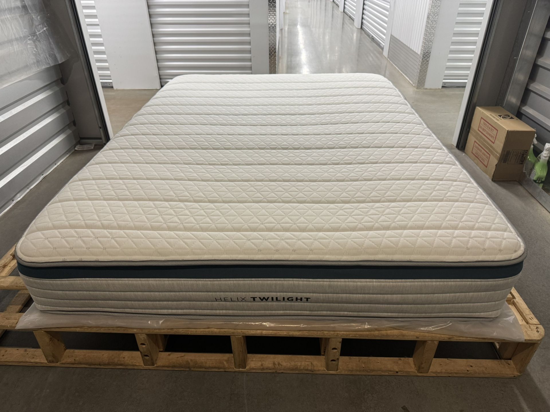 Like New Helix Twilight Hybrid Queen Mattress