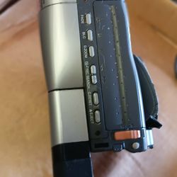 vintage Canon Hi8 8mm camcorder