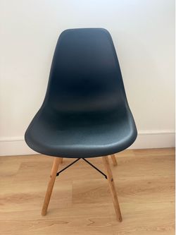 Dining room chair (5 available)