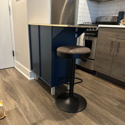 Kitchen Island With Seating And Storage 