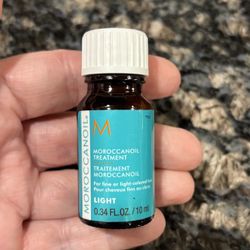 NEW MOROCCANOIL MOROCCANOIL HAIR TREATMENT LIGHT $5!