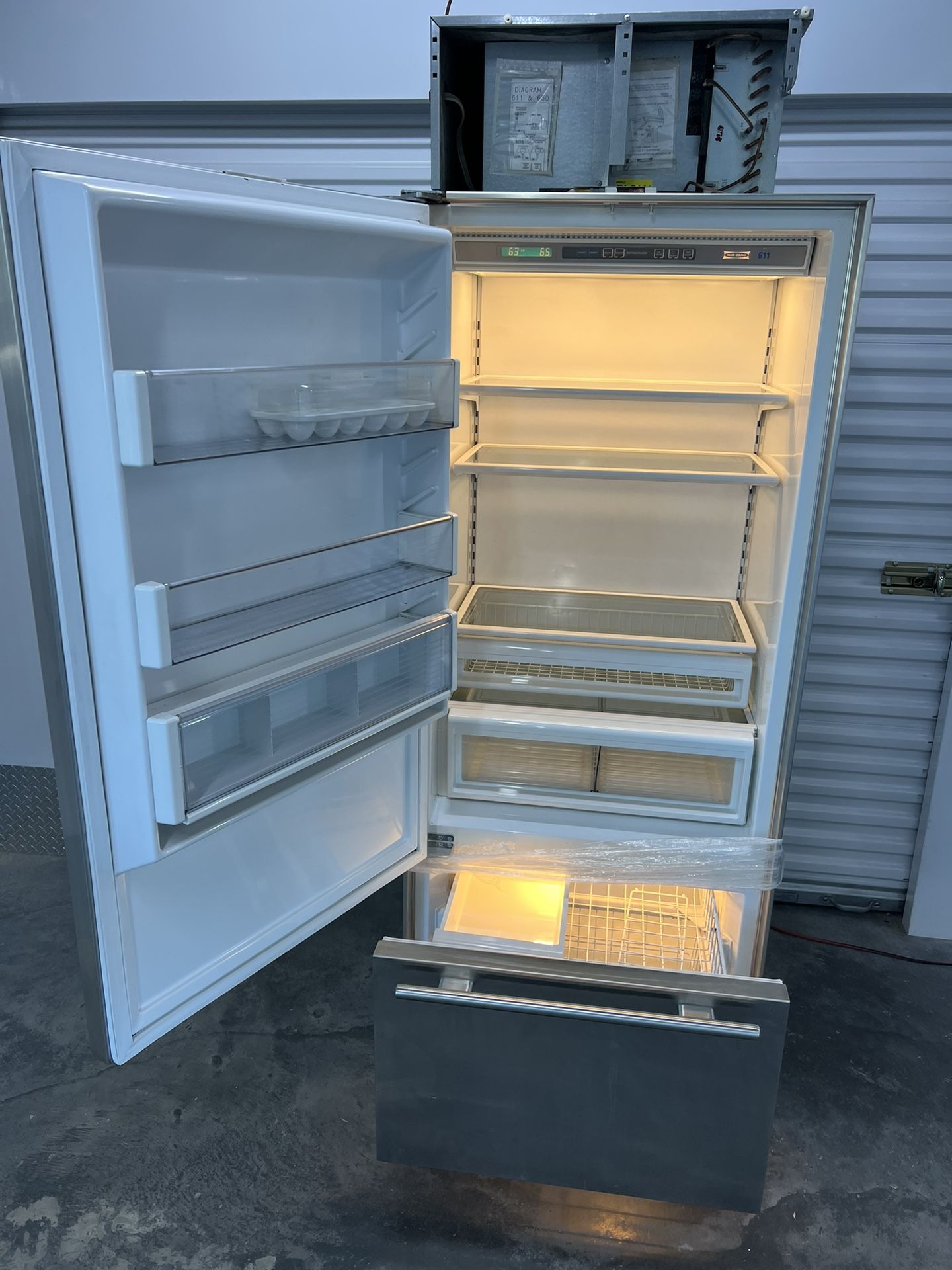 SUB-ZERO 611-S2 Refrigerator