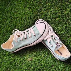 Converse Chuck Taylor Men's 4 Women's 6