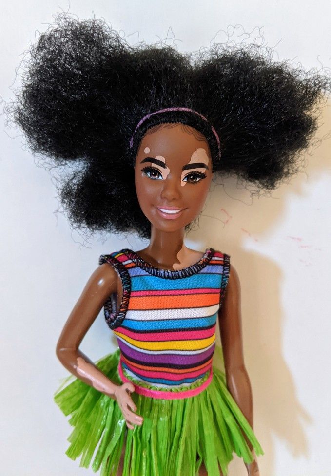 Barbie Fashionistas #135 Petite African Ameican Doll