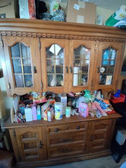 Large hutch/China cabinet