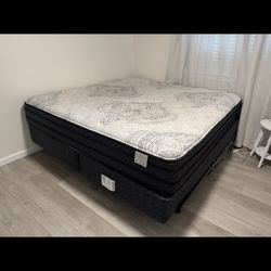 King Mattress/Box Spring/Bed Frame $120