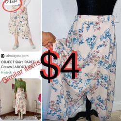 $4 Maxi Skirt size Small in good condition,zipper in the back 👀my listings