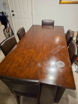 Pier 1 Kitchen Table with 6 chairs