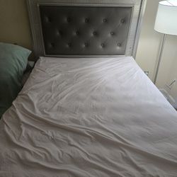 Queen Size Bedroom Set