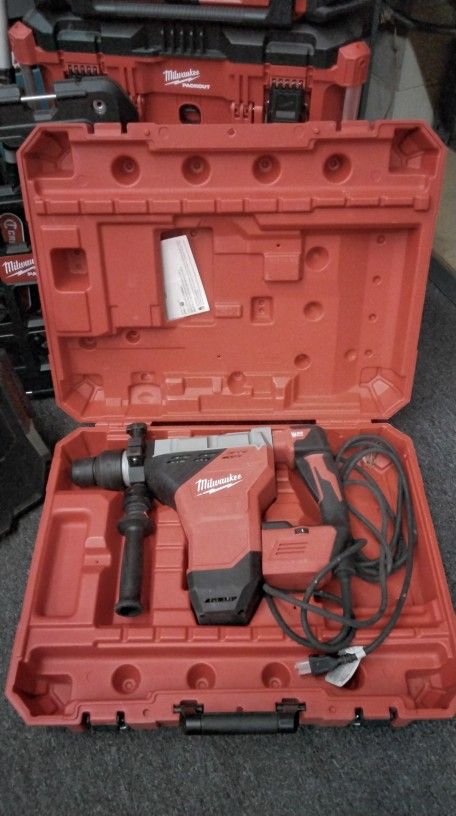 MILWAUKEE 1 - 3/4" ROTARY HAMMER