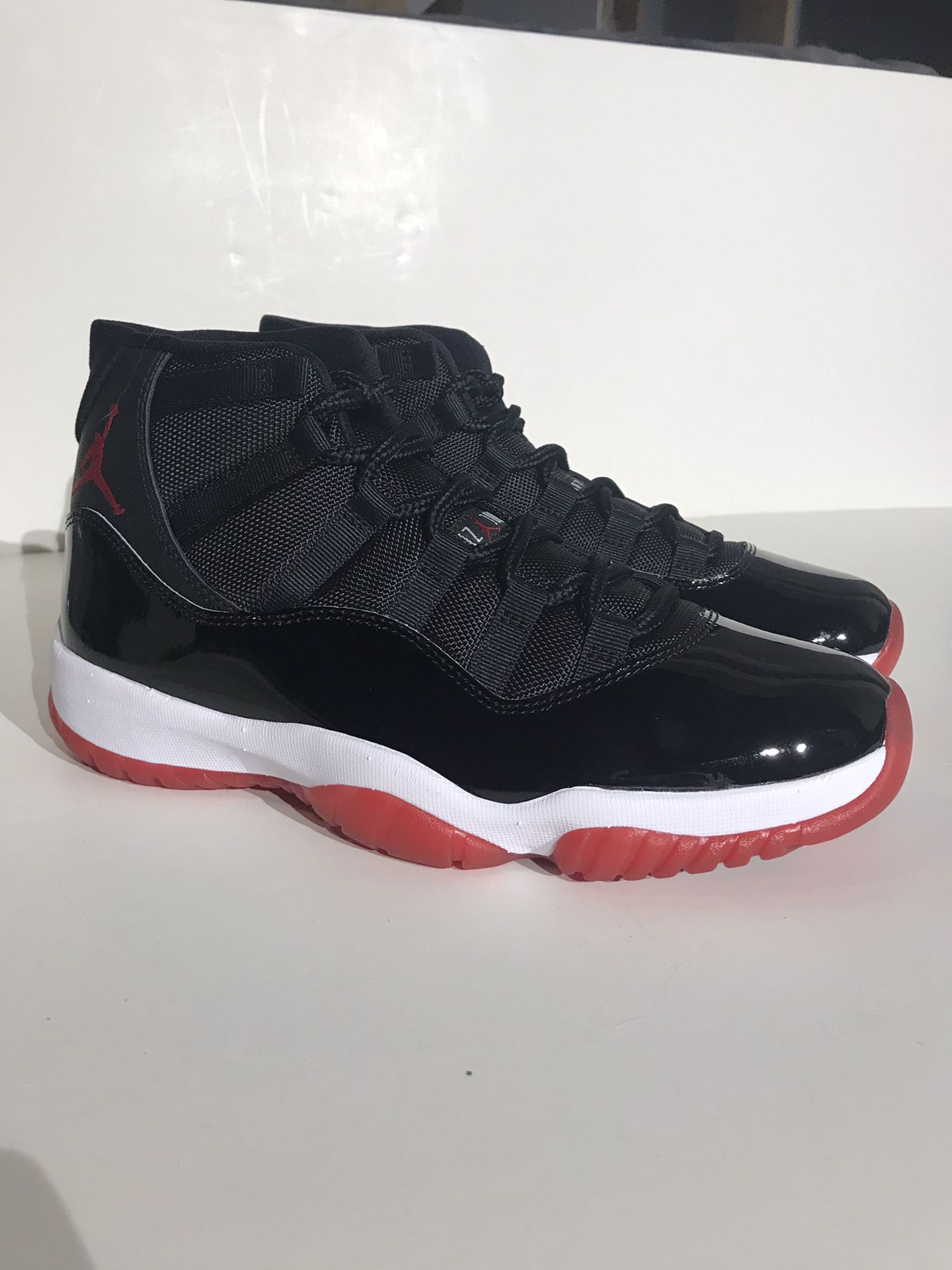 Jordan 11 Bred Retro Size 9