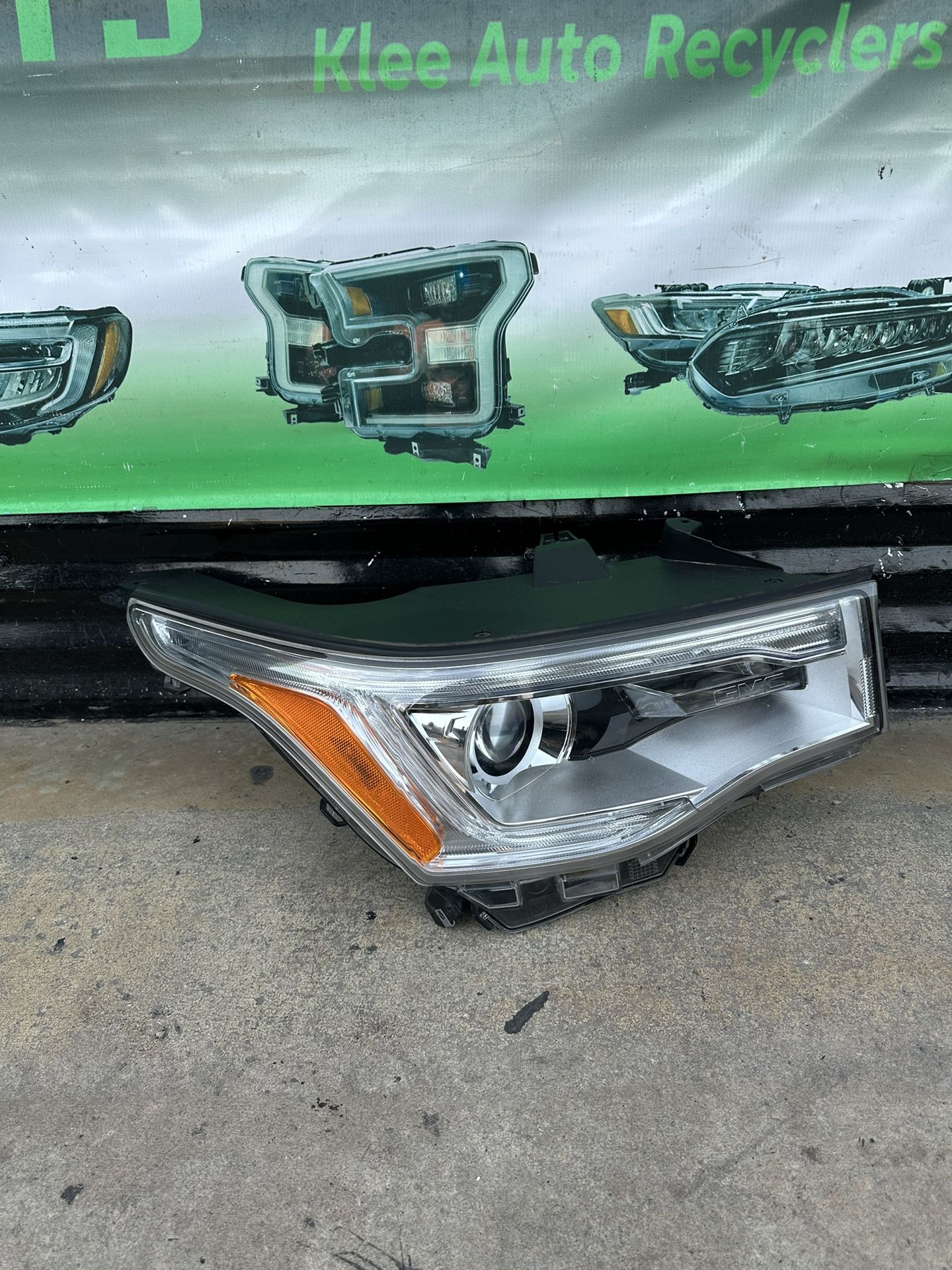 2017-2019 Gmc Acadia Headlight Oem