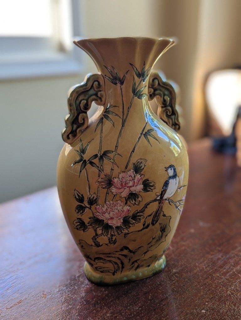 Famille Rose Style Chinese Porcelain Vase