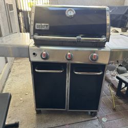 Weber Genesis E-310 3-Burner Propane Grill – Black