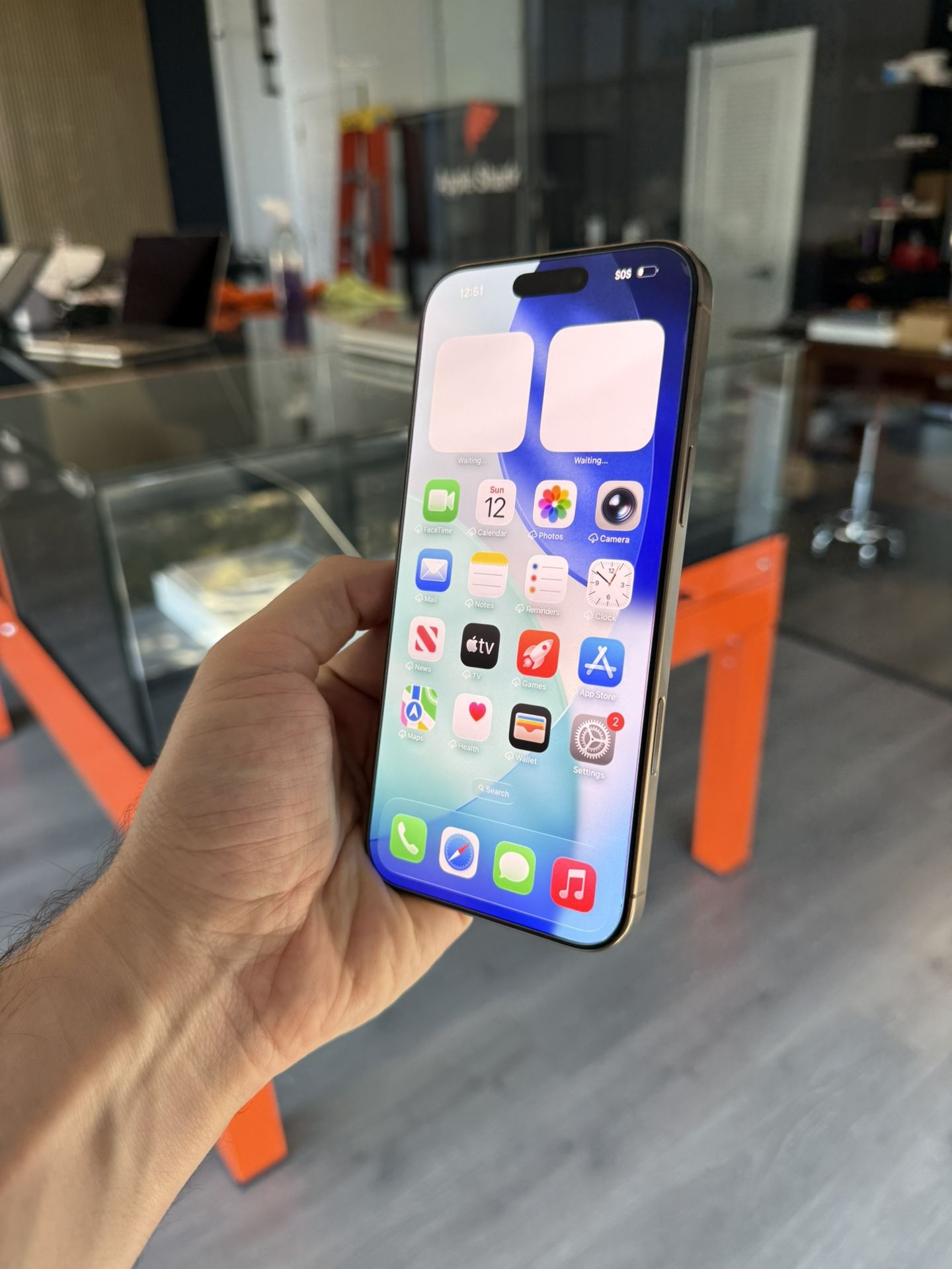 Apple iPhone 16 Pro Max 256GB Unlocked to any carrier! 90 day warranty! We offer financing!