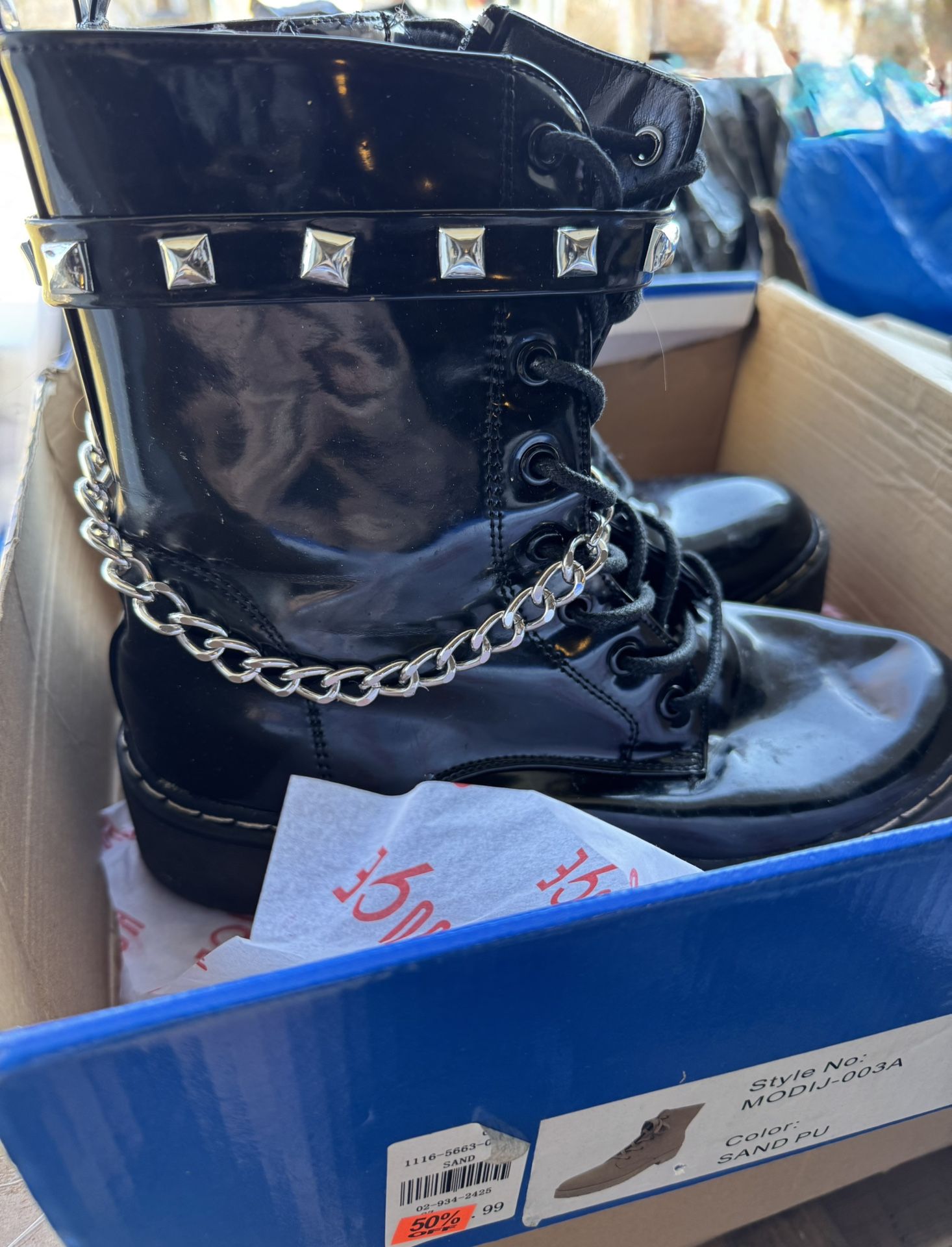 Women’s black boots Size 8