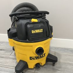 DeWALT Power Wet/Dry Vacuum In Good Working Oder