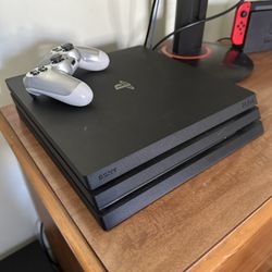 PS4 Pro 1 TB w/ 1 Controller
