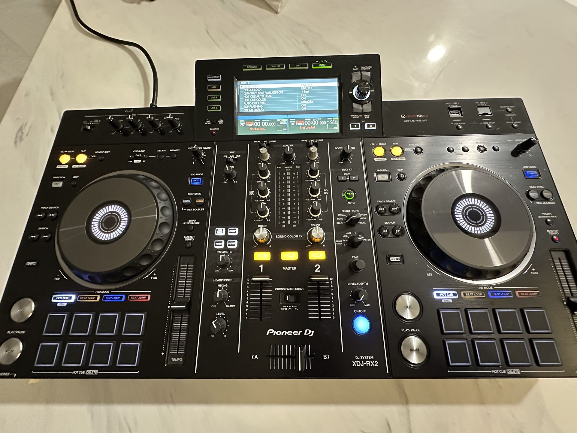 Pioneer XDJ-RX2 DJ Controller + Flight/Travel Case – Excellent Condition