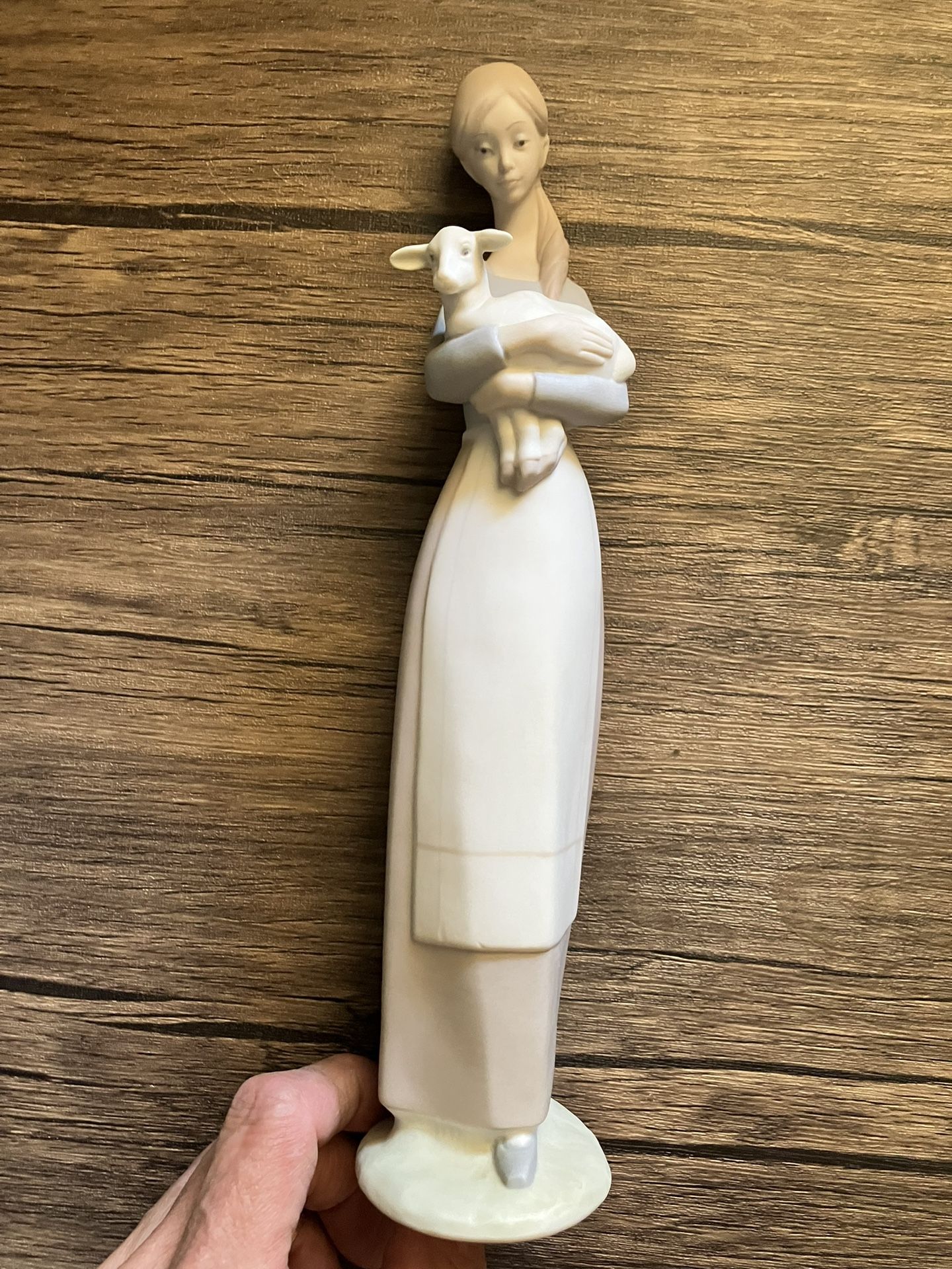 LLADRO Figurine 4505 "Girl with Lamb”
