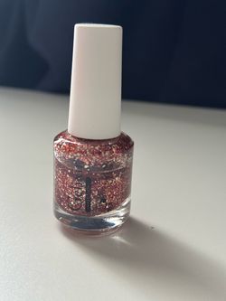 Clear glitter nailpolish