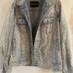 1028. Nice Preowned Ladies COACH light Blue Denim Jean Jacket SERIOUS BUYERS ONLY MESSAGE asking  $75.00 Retail Over $400.00 