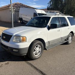 2005 White Ford Expedition 4x4