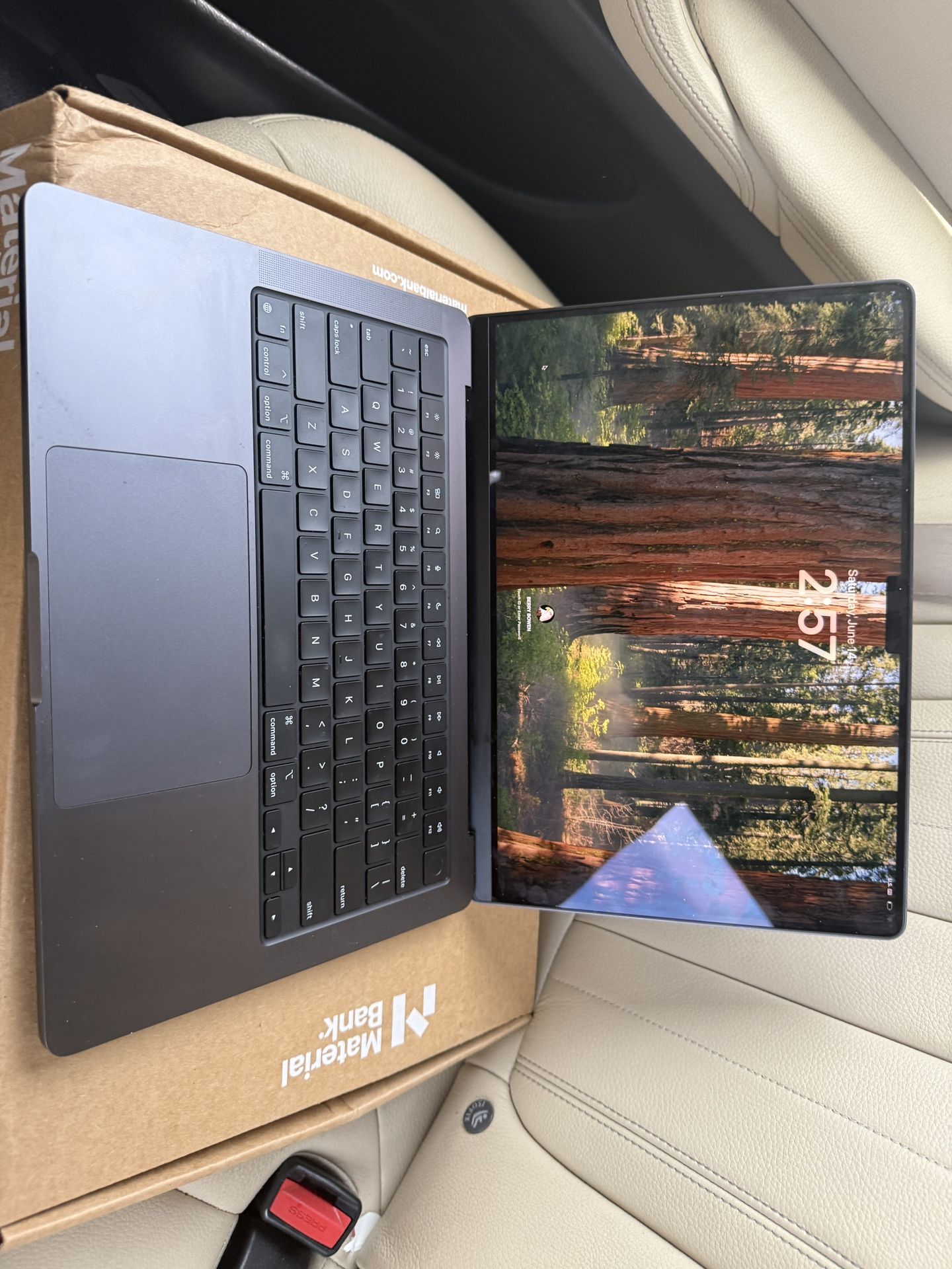 MacBook Pro M4 14”