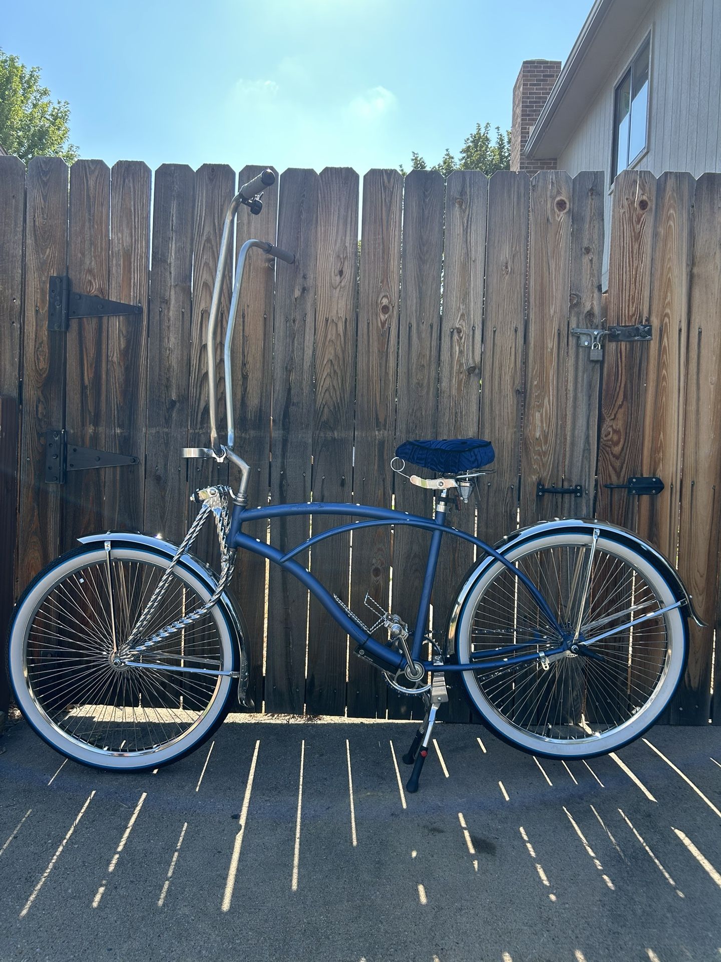 Custom Bonnie & Ryde Lowrider – Hand-Built From a Micargi Cruiser