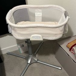 Halo bassinet “swivel sleeper”