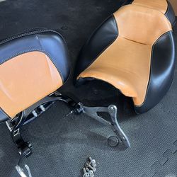 2014 Harley Davidson Seat And Sissy Bar (Custom Upholstery)