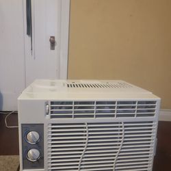 General Electric 5,050 BTU Air Conditionerr