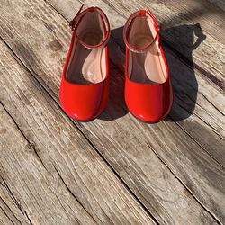 Red Flats, Size 4/hablo Español