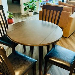 Round Dining Table 