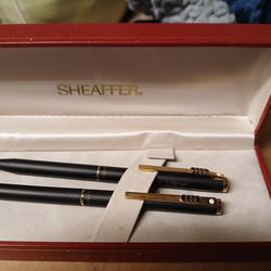 Vintage Audi Sheaffer Pen and Pencil Set