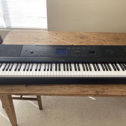 Yamaha DGX-660 88-key Digital Piano w/bag