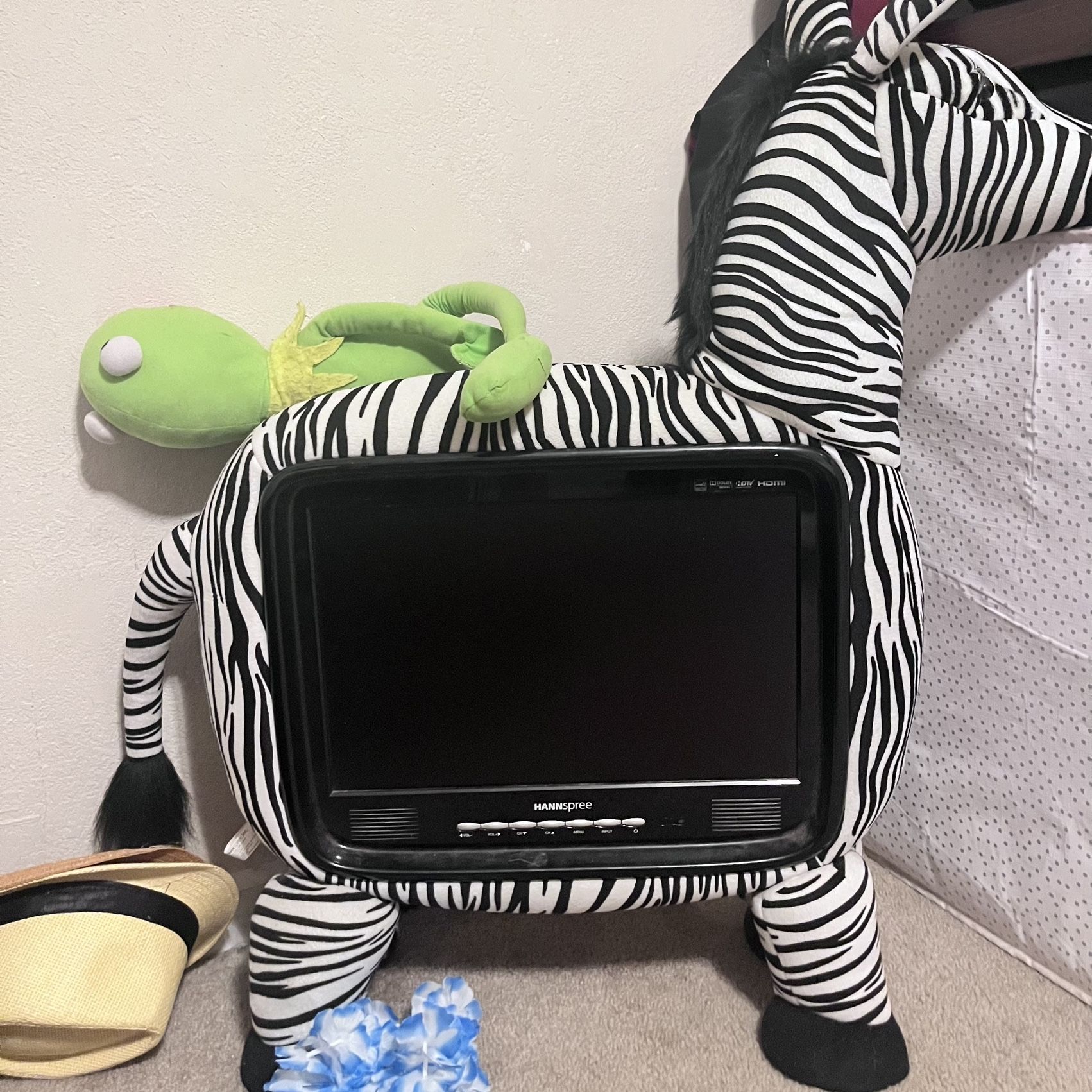 20 Inch Zebra Hannspree Television for Sale in Phoenix, AZ - OfferUp