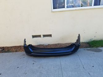Nissan Rogue 2017/18 rear bumper oem