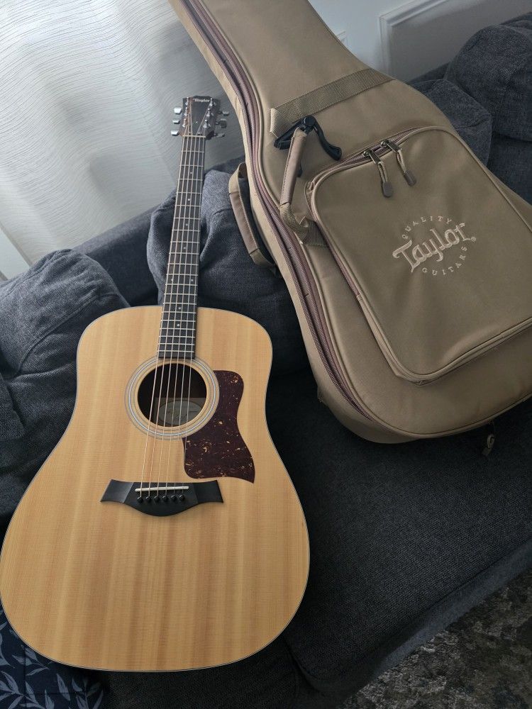 Taylor 110e Dreadnought Acoustic-Electric Guitar Natural