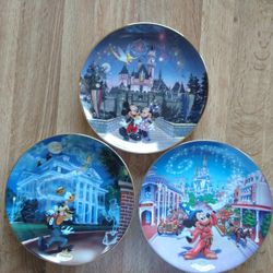 Disney Collectible Plates (3) Mickey & Minnie & Donald Duck