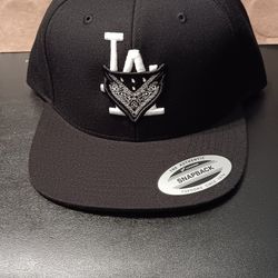 SNAPBACK CAP